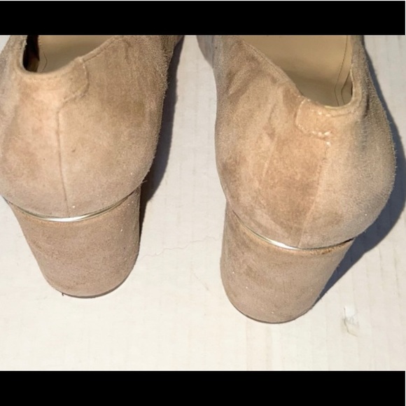 MARC FISHER SUEDE PUMP - Picture 12 of 12